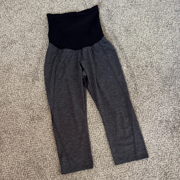 Gray Maternity Capri Leggings - Picture 1 of 2